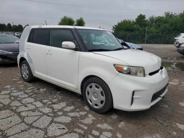 JTLZE4FE0CJ016351 - 2012 TOYOTA SCION XB WHITE photo 4