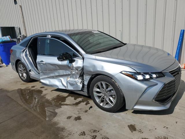 4T1AA1AB0NU014676 - 2022 TOYOTA AVALON XLE Серебристый фото 4