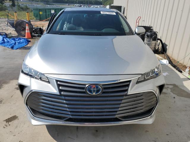 4T1AA1AB0NU014676 - 2022 TOYOTA AVALON XLE Серебристый фото 5