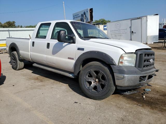 1FTWW30P05EB31785 - 2005 FORD F350 SRW SUPER DUTY WHITE photo 4