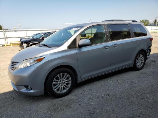 5TDYK3DC4GS715910 - 2016 TOYOTA SIENNA XLE SILVER photo 1