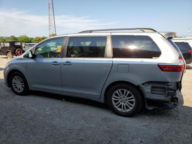 5TDYK3DC4GS715910 - 2016 TOYOTA SIENNA XLE SILVER photo 2