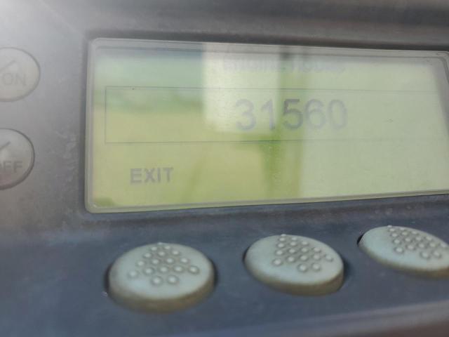 1UYVS2532CM431825 - 2012 UTILITY VS2RA თეთრი ფოტო 8