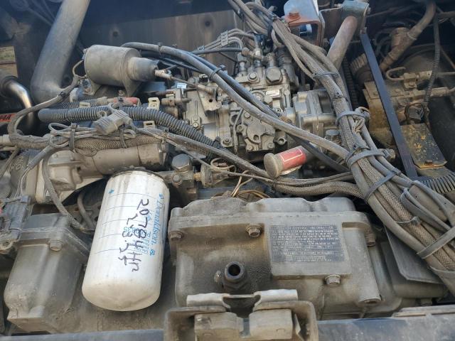 1UYVS2538FM121005 - 2015 UTILITY VS2RA WHITE photo 7