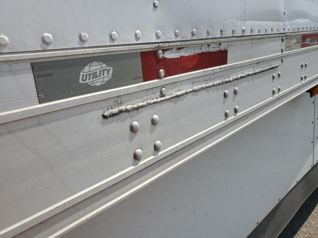 1UYVS2538FM121005 - 2015 UTILITY VS2RA WHITE photo 9