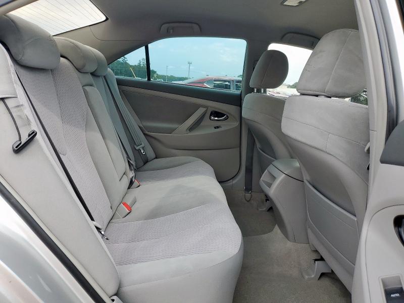 4T1BF3EK1AU072401 - 2010 TOYOTA CAMRY BASE SILVER photo 10