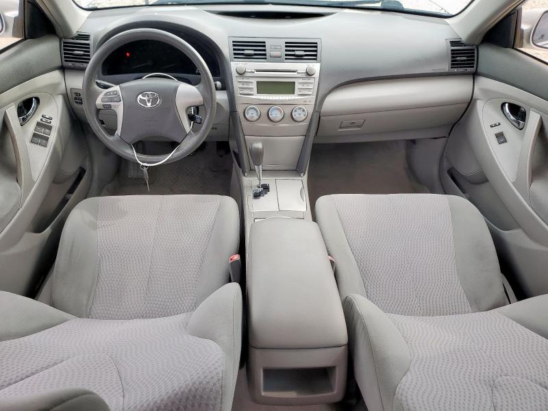 4T1BF3EK1AU072401 - 2010 TOYOTA CAMRY BASE SILVER photo 8