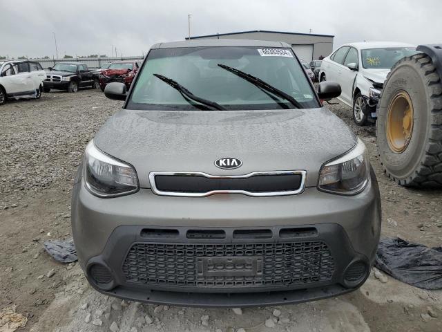 KNDJN2A27G7381106 - 2016 KIA SOUL BROWN photo 5