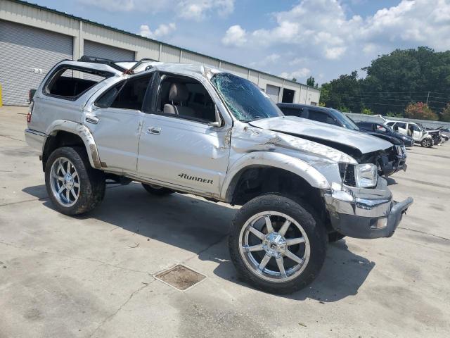 JT3GN86RX20242127 - 2002 TOYOTA 4RUNNER SR5 银色 照片 4