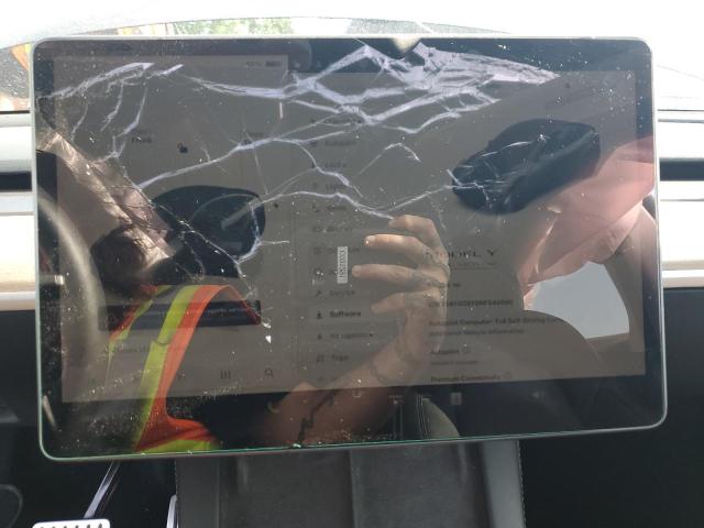 7SAYGDEF8NF546690 - 2022 TESLA MODEL Y GRAY photo 9