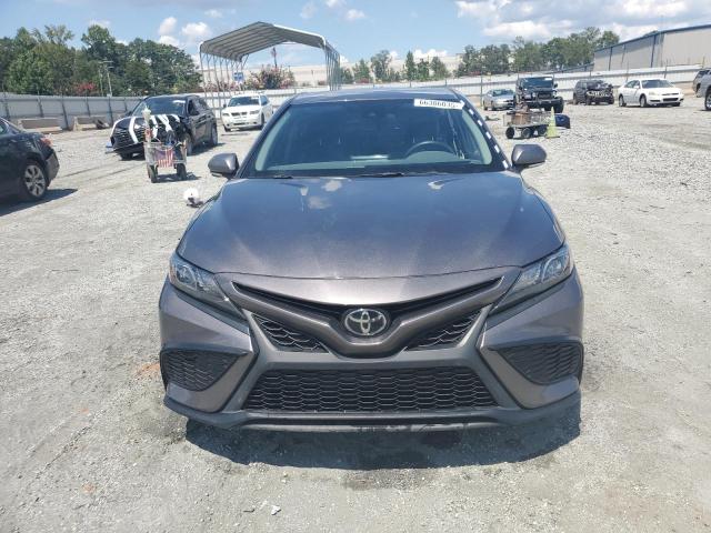 4T1G11AKXRU211435 - 2024 TOYOTA CAMRY SE NIGHT SHADE GRAY photo 5