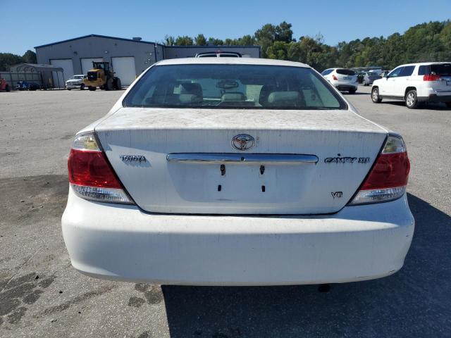 4T1BF30K15U617400 - 2005 TOYOTA CAMRY LE WHITE photo 6