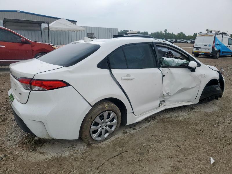 5YFB4MDE3RP088832 - 2024 TOYOTA COROLLA LE 白色 照片 3