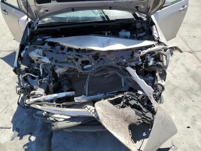 JTDKARFPXJ3091017 - 2018 TOYOTA PRIUS PRIM ვერცხლისფერი ფოტო 11