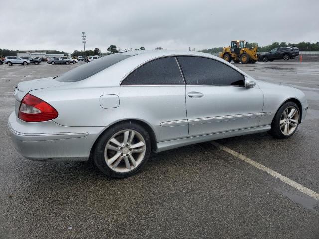 WDBTJ56H78F236558 - 2008 MERCEDES-BENZ CLK 350 SILVER photo 3