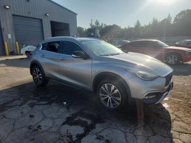 SJKCH5CR3HA023658 - 2017 INFINITI QX30 BASE SILVER photo 4