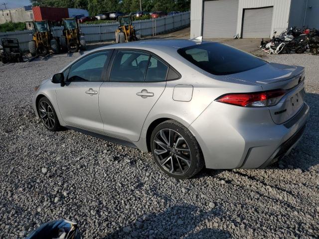 5YFS4RCE5LP025530 - 2020 TOYOTA COROLLA SE 银色 照片 2