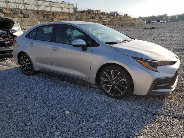 5YFS4RCE5LP025530 - 2020 TOYOTA COROLLA SE 银色 照片 4