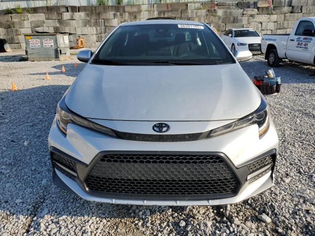 5YFS4RCE5LP025530 - 2020 TOYOTA COROLLA SE 银色 照片 5