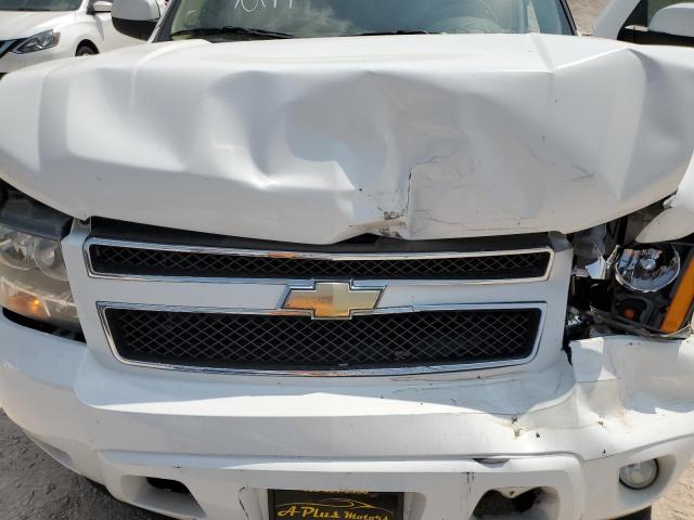 1GNSKBE03BR210542 - 2011 CHEVROLET TAHOE K1500 LT WHITE photo 11