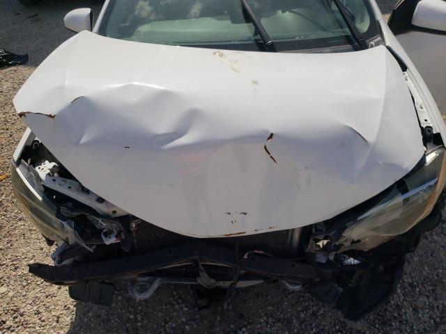 5YFBURHE4JP810692 - 2018 TOYOTA COROLLA L WHITE photo 11