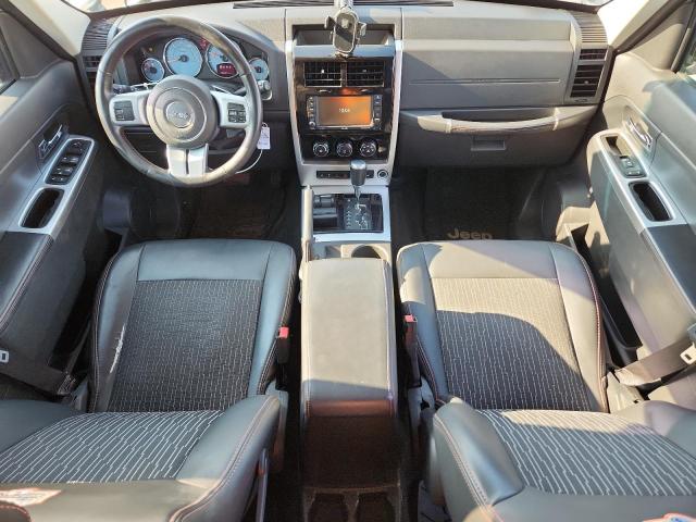 1C4PJMAK8CW125364 - 2012 JEEP LIBERTY SPORT WHITE photo 8