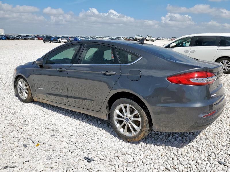 3FA6P0LU2KR182281 - 2019 FORD FUSION SE GRAY photo 2