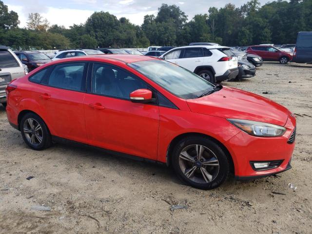 1FADP3FE6HL227470 - 2017 FORD FOCUS SE RED photo 4