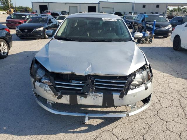 1VWBP7A32DC050857 - 2013 VOLKSWAGEN PASSAT SE 银色 照片 5