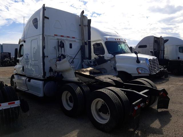 1FUJGLDR6CSBD4070 - 2012 FREIGHTLINER CASCADIA 1 WHITE photo 3