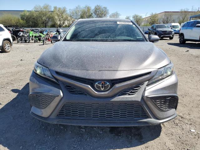 4T1G11AK7RU850307 - 2024 TOYOTA CAMRY SE NIGHT SHADE GRAY photo 5