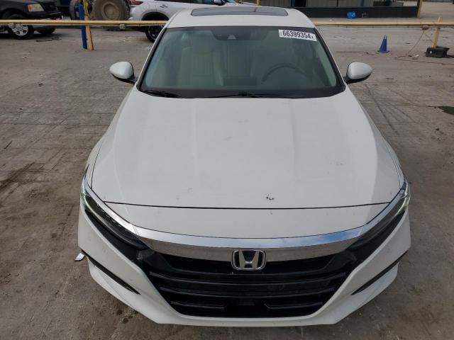 1HGCV2F94JA021821 - 2018 HONDA ACCORD TOURING WHITE photo 5