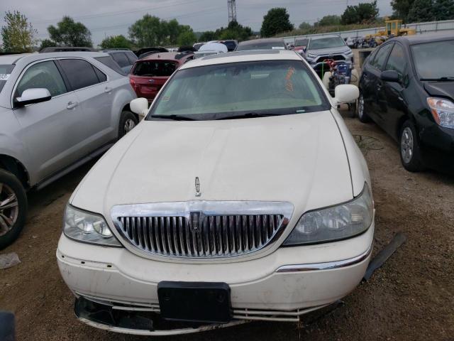 1LNHM83V47Y602808 - 2007 LINCOLN TOWN CAR DESIGNER WHITE photo 5