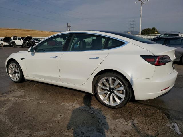 5YJ3E1EC2LF627568 - 2020 TESLA MODEL 3 WHITE photo 2