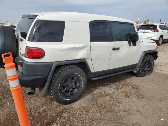 JTEBU11F98K031491 - 2008 TOYOTA FJ CRUISER WHITE photo 3