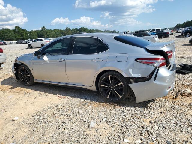 4T1B61HK4KU701425 - 2019 TOYOTA CAMRY XSE 银色 照片 2