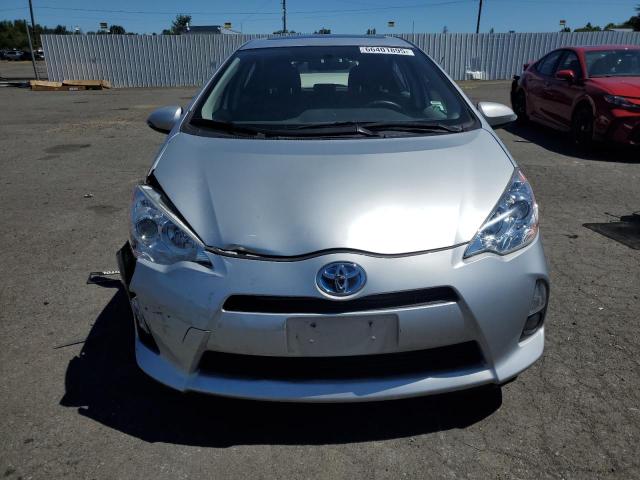 JTDKDTB34D1052513 - 2013 TOYOTA PRIUS C 银色 照片 5