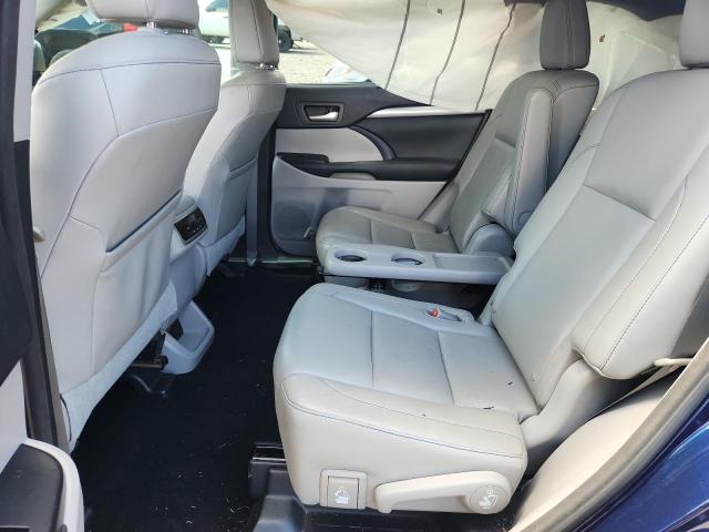 5TDKKRFH4FS063497 - 2015 TOYOTA HIGHLANDER XLE BLUE photo 11