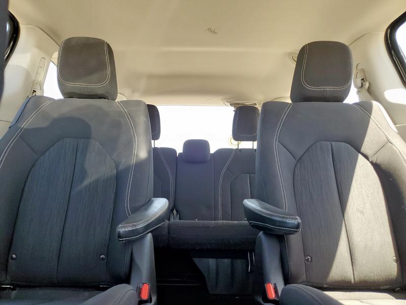 2C4RC1CG4LR117524 - 2020 CHRYSLER VOYAGER LX შავი ფოტო 10