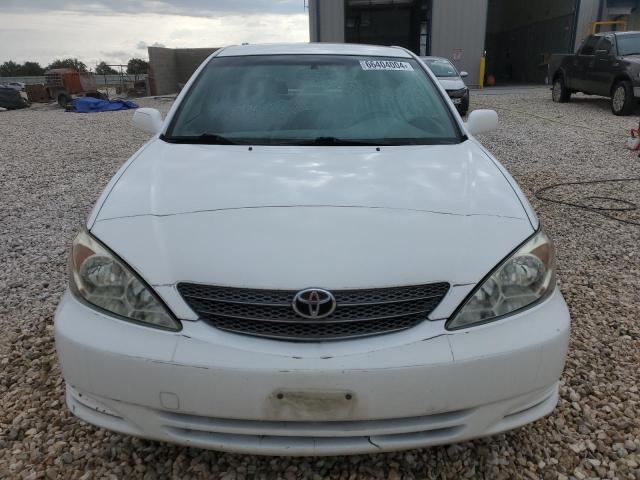 JTDBE32K530154167 - 2003 TOYOTA CAMRY LE WHITE photo 5