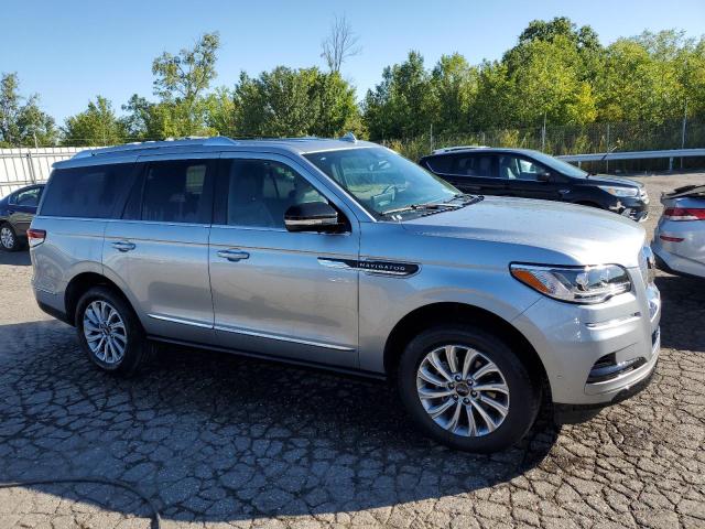 5LMJJ2NG0PEL12750 - 2023 LINCOLN NAVIGATOR 银色 照片 4