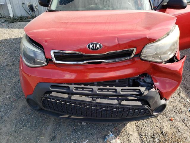 KNDJP3A57F7799223 - 2015 KIA SOUL + RED photo 11