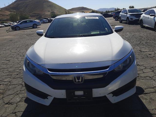 2HGFC2F52JH543039 - 2018 HONDA CIVIC LX WHITE photo 5