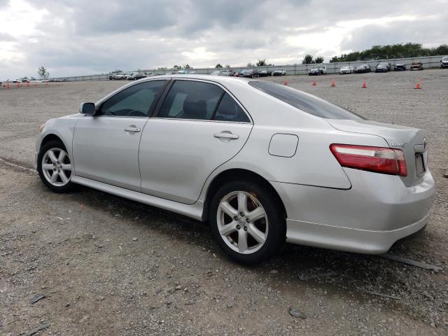 4T1BK46K08U571779 - 2008 TOYOTA CAMRY SE LE Gümüş fotoğraf 2