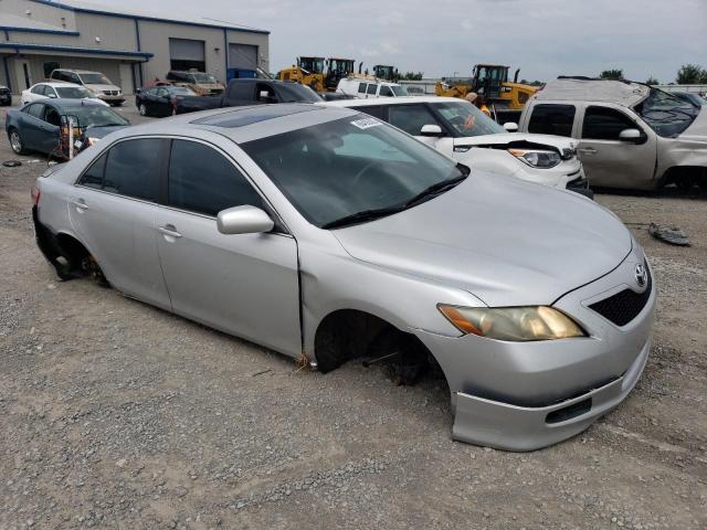 4T1BK46K08U571779 - 2008 TOYOTA CAMRY SE LE Gümüş fotoğraf 4