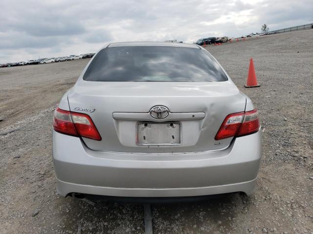4T1BK46K08U571779 - 2008 TOYOTA CAMRY SE LE Gümüş fotoğraf 6