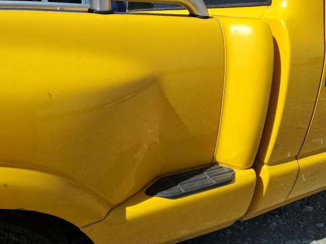 1GTCS14H638276895 - 2003 GMC SONOMA YELLOW photo 10