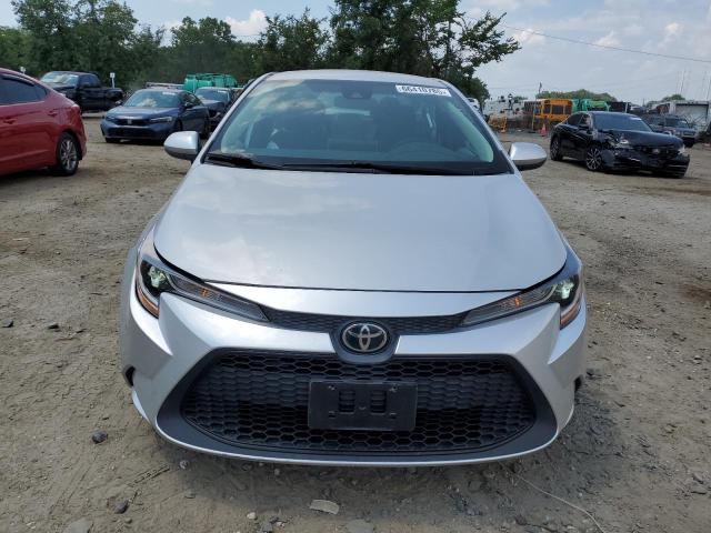 5YFEPMAEXMP188105 - 2021 TOYOTA COROLLA LE فضي صورة 5