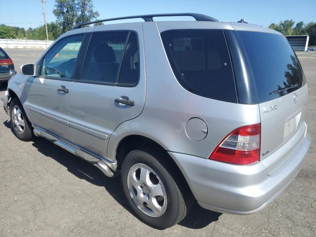 4JGAB54E92A307225 - 2002 MERCEDES-BENZ ML 320 ვერცხლისფერი ფოტო 2