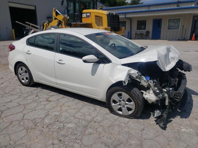 3KPFK4A74HE111130 - 2017 KIA FORTE LX WHITE photo 4